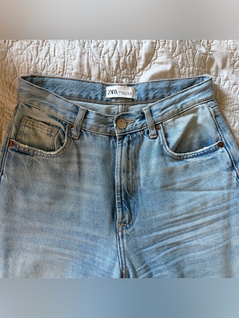 ZARA Light Wash Women’s Straight Jeans